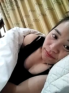 Snapshot of tuyetnhi-00 chatting on 11.02.25 tuyetnhi-00 online show from 11.02.25