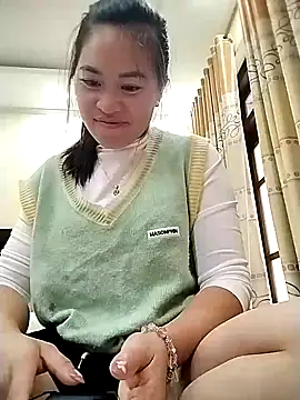 Snapshot of tuyetnhi-00 chatting on 11.05.25 tuyetnhi-00 online show from 11.05.25