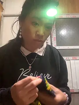 Snapshot of tuyetnhi-00 chatting on 11.13.25 tuyetnhi-00 online show from 11.13.25