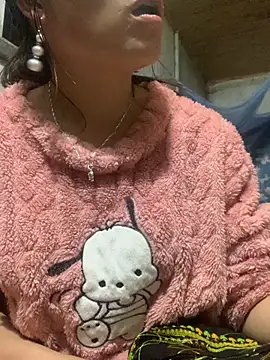 Snapshot of tuyetnhi-00 chatting on 11.14.25 tuyetnhi-00 online show from 11.14.25