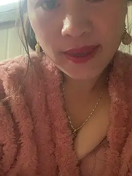 Snapshot of tuyetnhi-00 chatting on 12.16.25 tuyetnhi-00 online show from 12.16.25