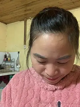 Snapshot of tuyetnhi-00 chatting on 12.17.25 tuyetnhi-00 online show from 12.17.25