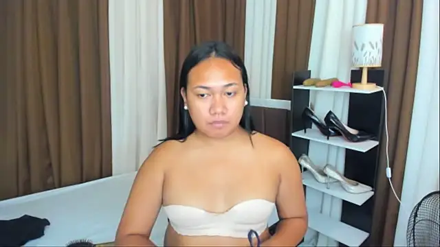 TsUncutKaren online show from 09.11.25