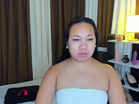 TsUncutKaren online show from 10.27.25