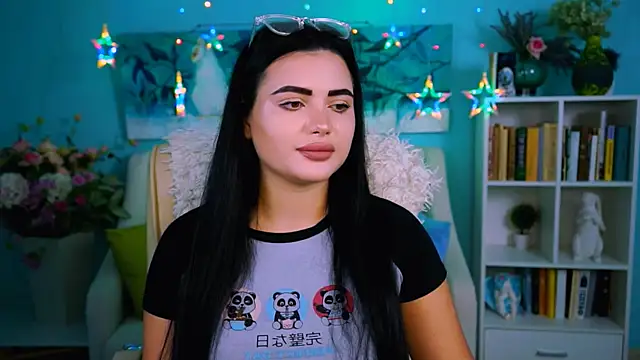 NaomiWilsons online show from 11.11.25