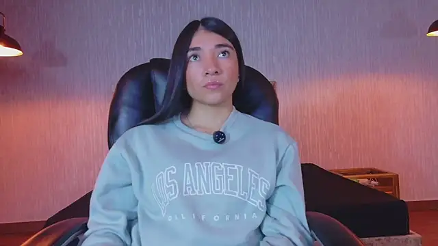 Aurora jones11 online show from 11.11.25