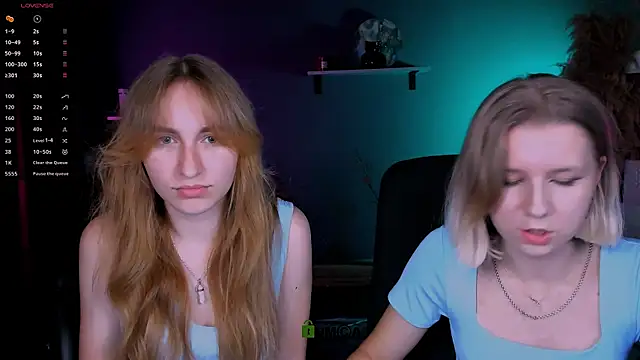 Snapshot of gloria_bubble chatting on 10.07.25 gloria bubble online show from 10.07.25