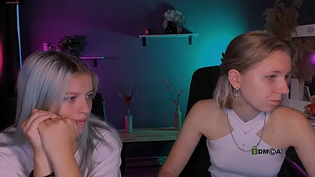 Snapshot of gloria_bubble chatting on 10.08.25 gloria bubble online show from 10.08.25