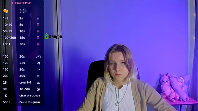 Snapshot of gloria_bubble chatting on 10.15.25 gloria bubble online show from 10.15.25