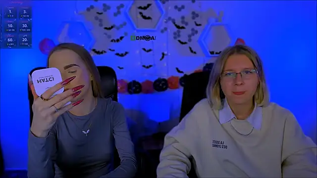 Snapshot of gloria_bubble chatting on 11.03.25 gloria bubble online show from 11.03.25