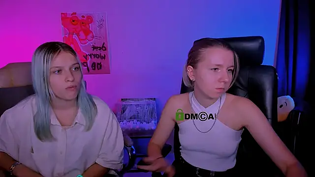 Snapshot of gloria_bubble chatting on 11.10.25 gloria bubble online show from 11.10.25