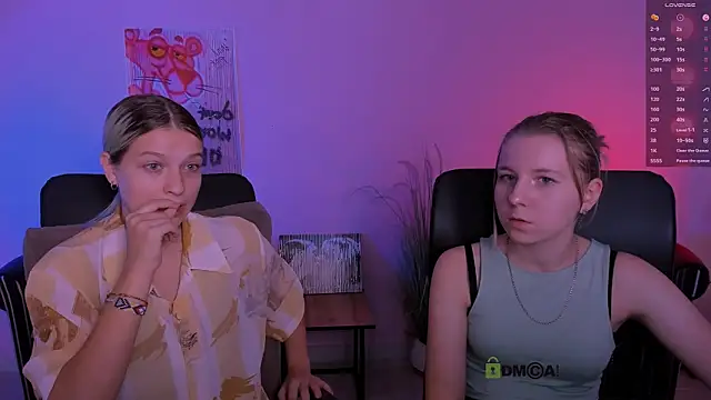 Snapshot of gloria_bubble chatting on 11.24.25 gloria bubble online show from 11.24.25