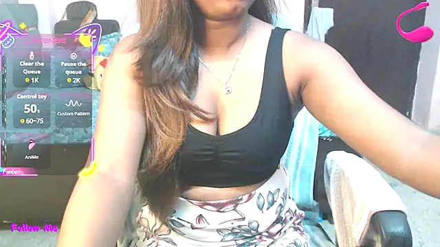 Snapshot of hot_riaa25 chatting on 09.20.25 hot riaa25 online show from 09.20.25