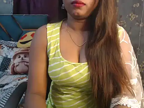 Snapshot of hot_riaa25 chatting on 11.01.25 hot riaa25 online show from 11.01.25