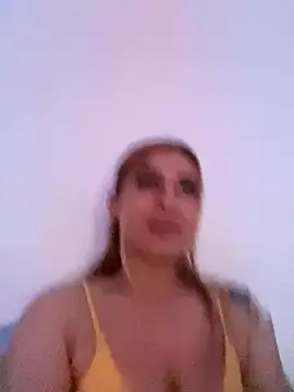 Snapshot of Ella_Vee chatting on 11.11.25 Ella Vee online show from 11.11.25