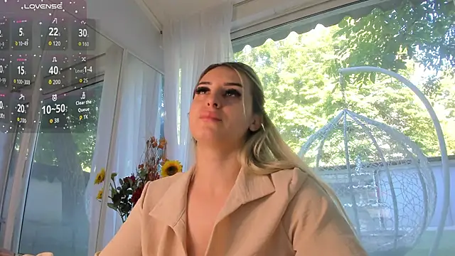 Ella Vee online show from 06.14.26