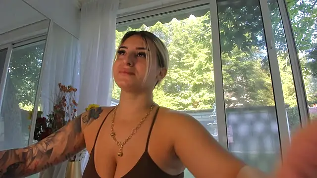 Ella Vee online show from 07.08.26