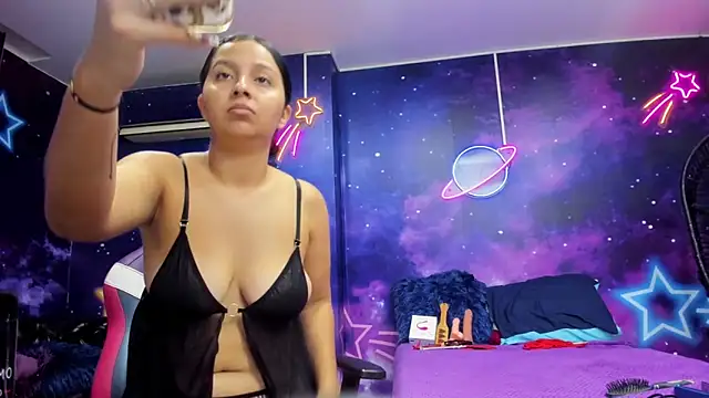 Snapshot of Thalia_Cortea chatting on 10.23.25 Thalia Cortea online show from 10.23.25