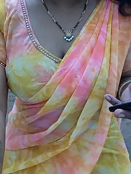 Snapshot of luci-queen chatting on 06.19.26 luci-queen online show from 06.19.26