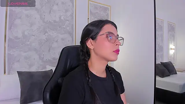 desireee  online show from 12.22.25