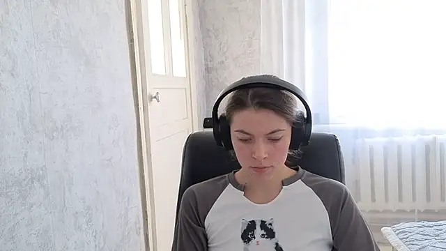 CutieAnny online show from 10.08.25