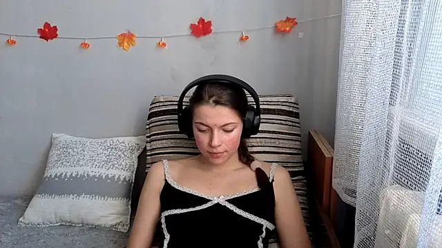 CutieAnny online show from 10.21.25