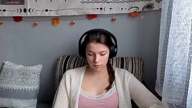 CutieAnny online show from 11.27.25