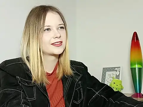 LydiaYoung online show from 10.09.25