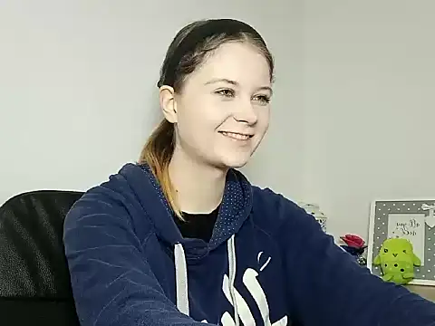 LydiaYoung online show from 11.07.25