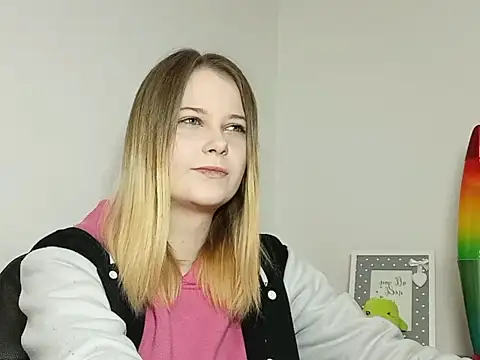 LydiaYoung online show from 11.13.25