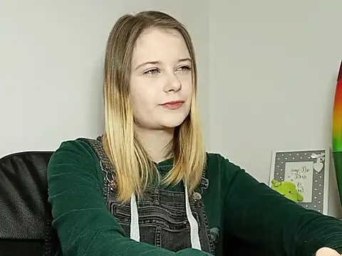 LydiaYoung online show from 11.20.25