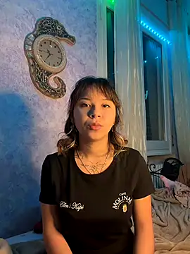 Snapshot of YumiLux chatting on 10.09.25 YumiLux online show from 10.09.25