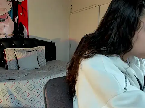 Snapshot of Skylovershot chatting on 02.14.26 Skylovershot online show from 02.14.26