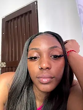 zaracollins01 online show from 12.13.25