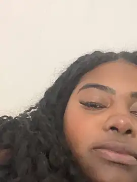 LunaSthena online show from 11.15.25