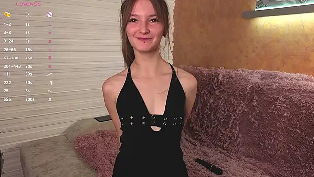 Snapshot of DongMolt chatting on 10.17.25 DongMolt online show from 10.17.25