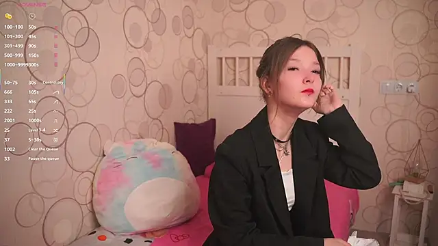 Snapshot of DongMolt chatting on 11.28.25 DongMolt online show from 11.28.25