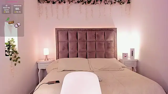 Snapshot of melissa_es chatting on 02.24.26 melissa es online show from 02.24.26