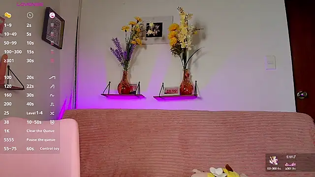 emycarver09 online show from 10.10.25