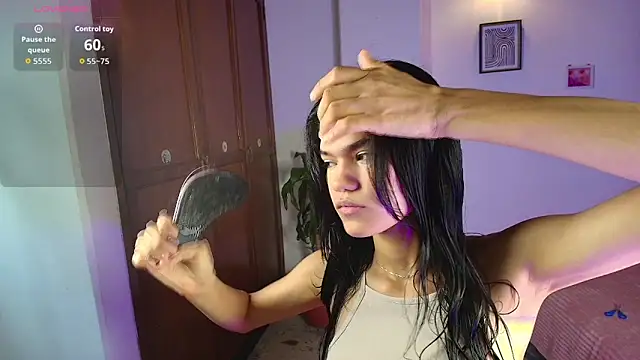 emycarver09 online show from 11.03.25