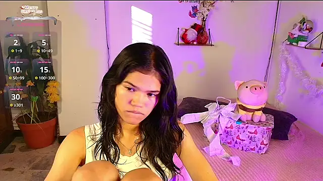 emycarver09 online show from 11.22.25