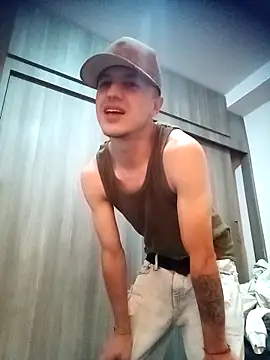 Snapshot of DebutingPathway chatting on 11.07.25 DebutingPathway online show from 11.07.25