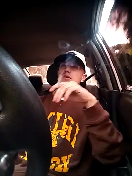 Snapshot of DebutingPathway chatting on 11.30.25 DebutingPathway online show from 11.30.25