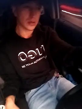 Snapshot of DebutingPathway chatting on 12.18.25 DebutingPathway online show from 12.18.25