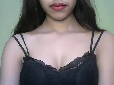 Snapshot of Ritu9 chatting on 11.27.25 Ritu9 online show from 11.27.25