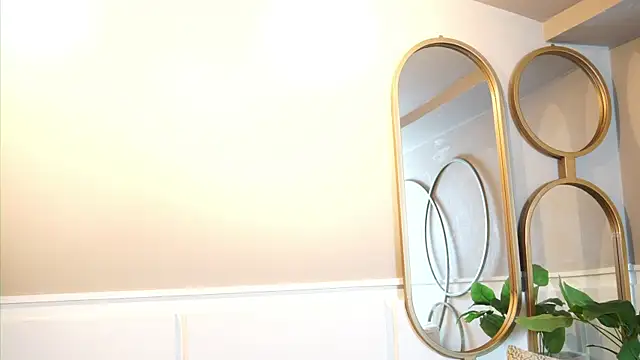 Snapshot of Tayler_Kim chatting on 09.15.25 Tayler Kim online show from 09.15.25