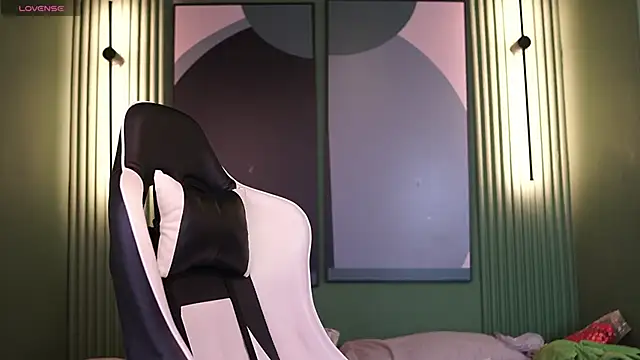 Snapshot of Tayler_Kim chatting on 10.09.25 Tayler Kim online show from 10.09.25