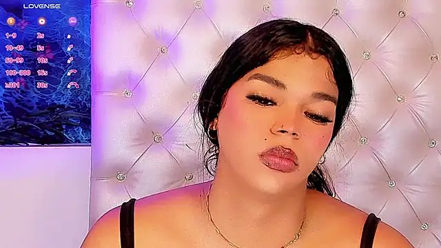 Snapshot of Valeria_Swett_ chatting on 05.17.26 Valeria Swett online show from 05.17.26