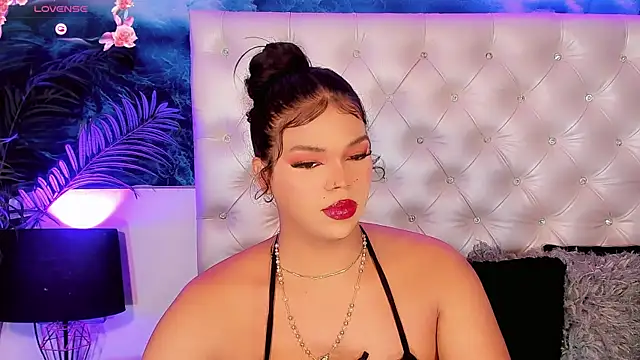 Valeria Swett  online show from 06.22.26