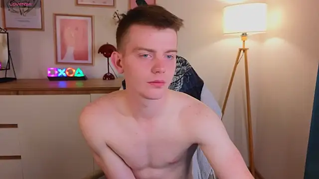 Snapshot of happy_de1mos chatting on 09.13.25 happy de1mos online show from 09.13.25